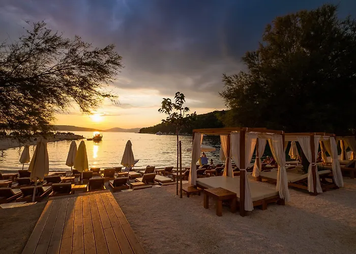 호텔 살로나 팰리스 솔린