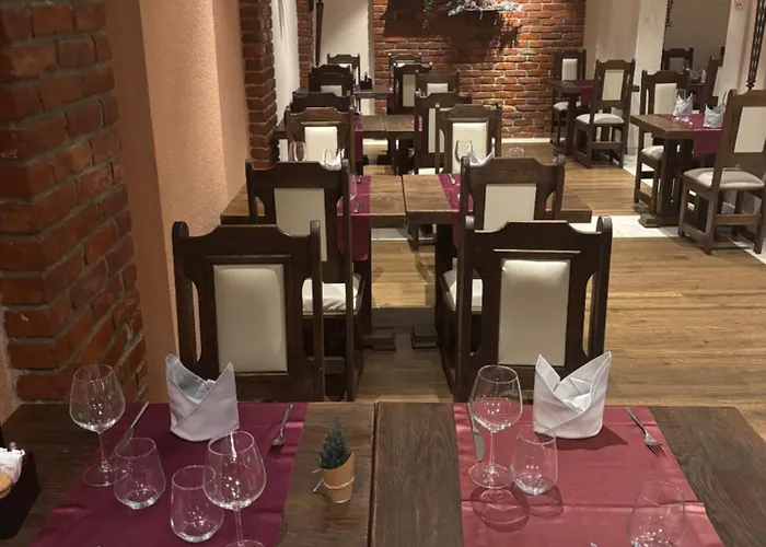 호텔 살로나 팰리스