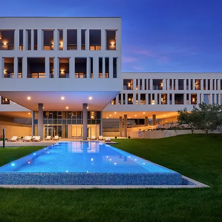 Palace 4* Solin