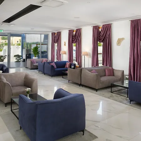 Palace 4*