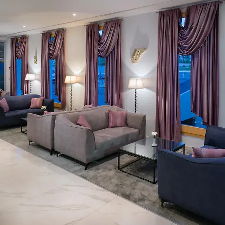 Hotel Palace