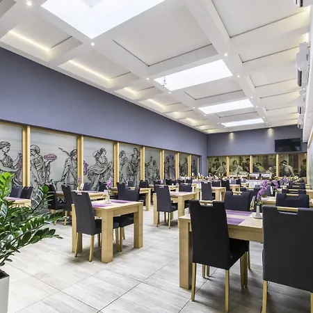 Отель Palace 4*